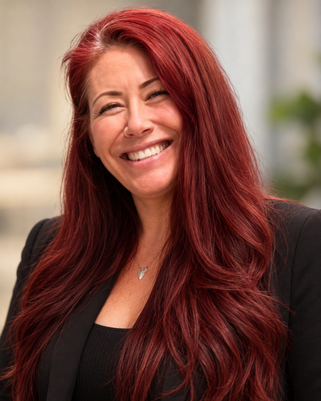 Julie Paz headshot